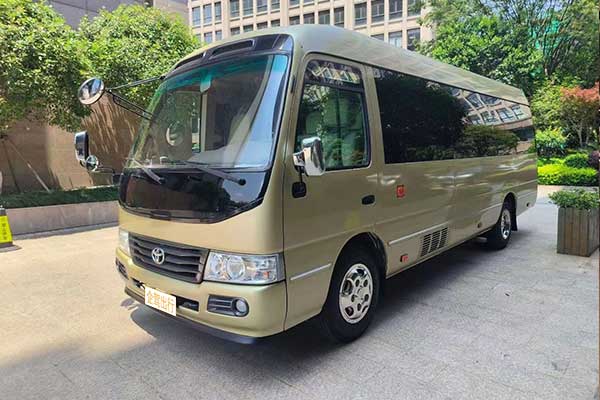 丰田考斯特